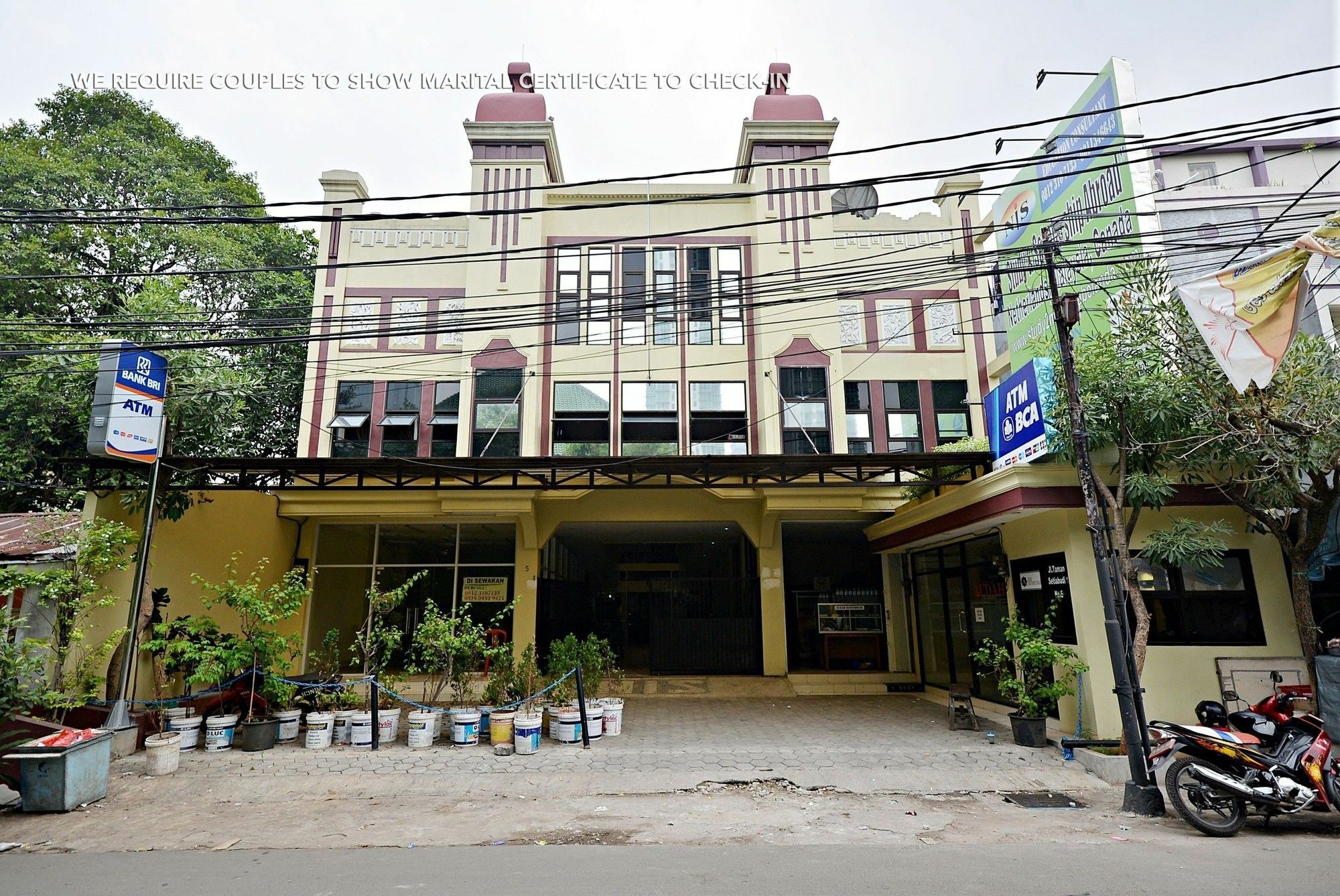 Zen Rooms Kuningan Syariah Jakarta Exterior foto
