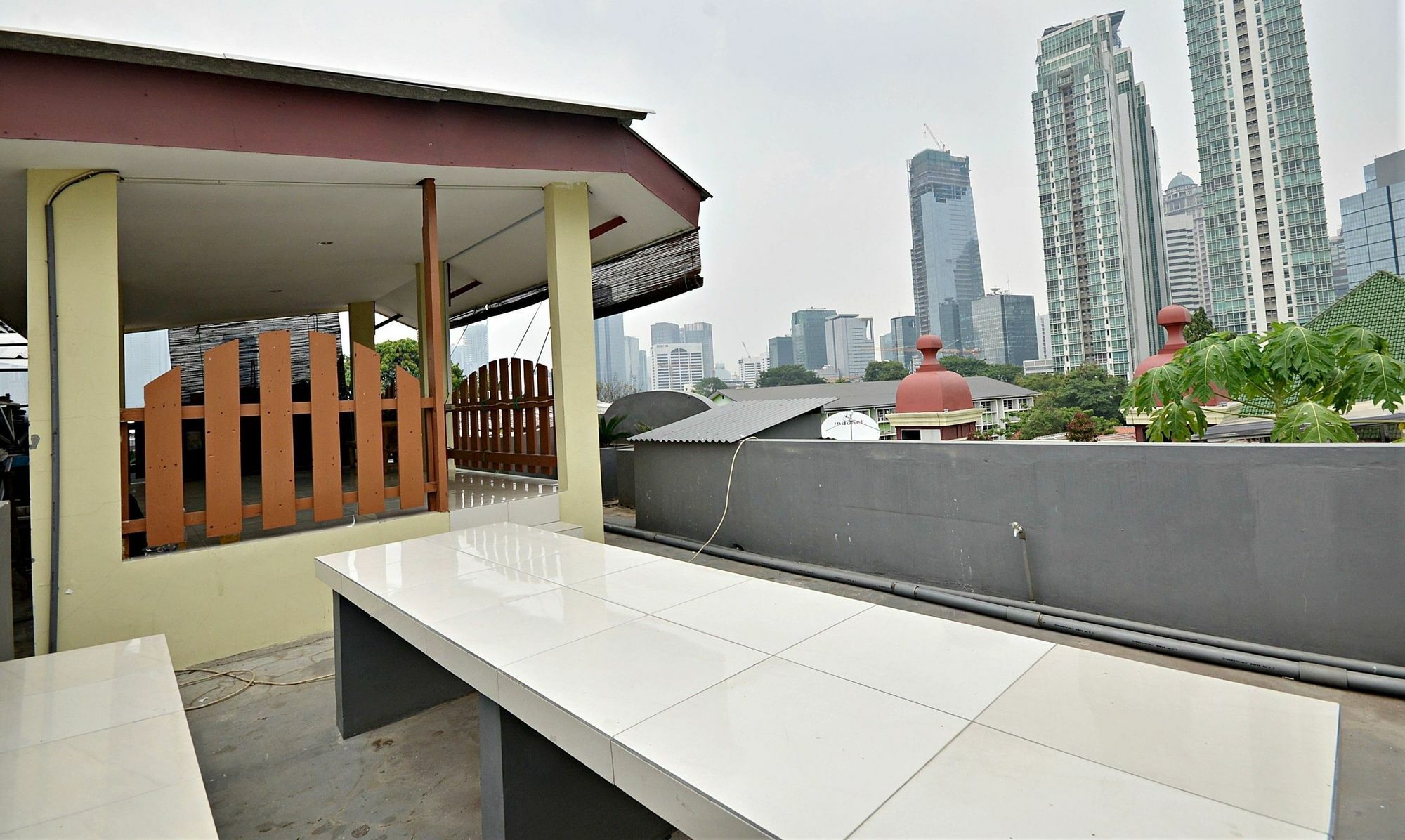 Zen Rooms Kuningan Syariah Jakarta Exterior foto
